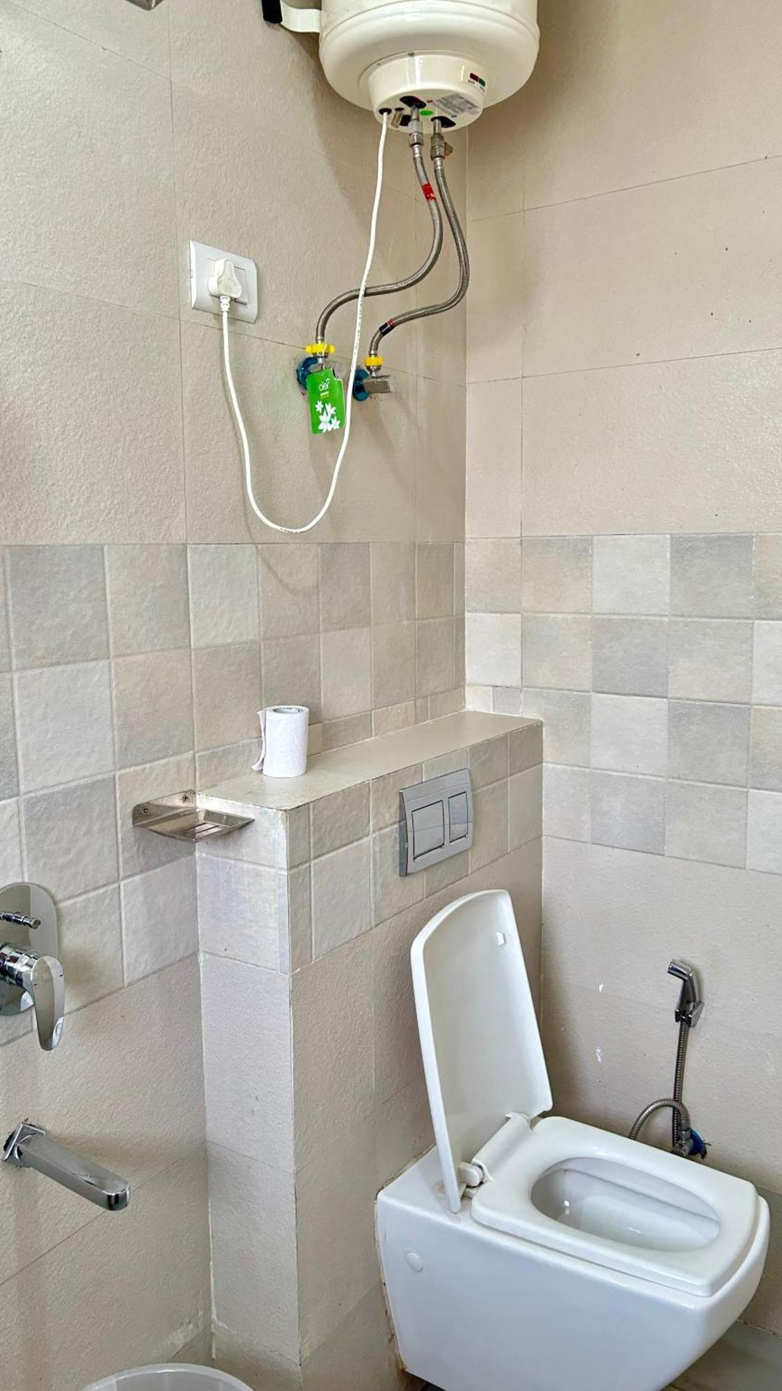 Aura Luxury Studio I Couple Friendly I Near Golf Course Road, Sector 57, Gurgaon Exteriör bild