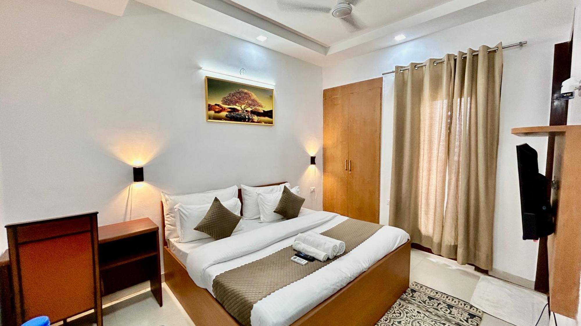 Aura Luxury Studio I Couple Friendly I Near Golf Course Road, Sector 57, Gurgaon Exteriör bild